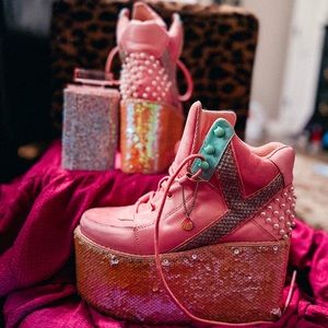 EXTREMELY RARE YRU mega platform sequin mermaid lace up 😍 7.5 size
